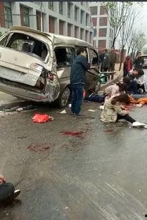 蒙自车祸视频,事故瞬间还原