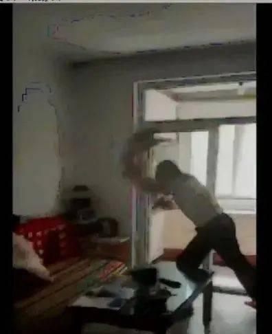 摔孩子视频,家庭教育问题亟待解决